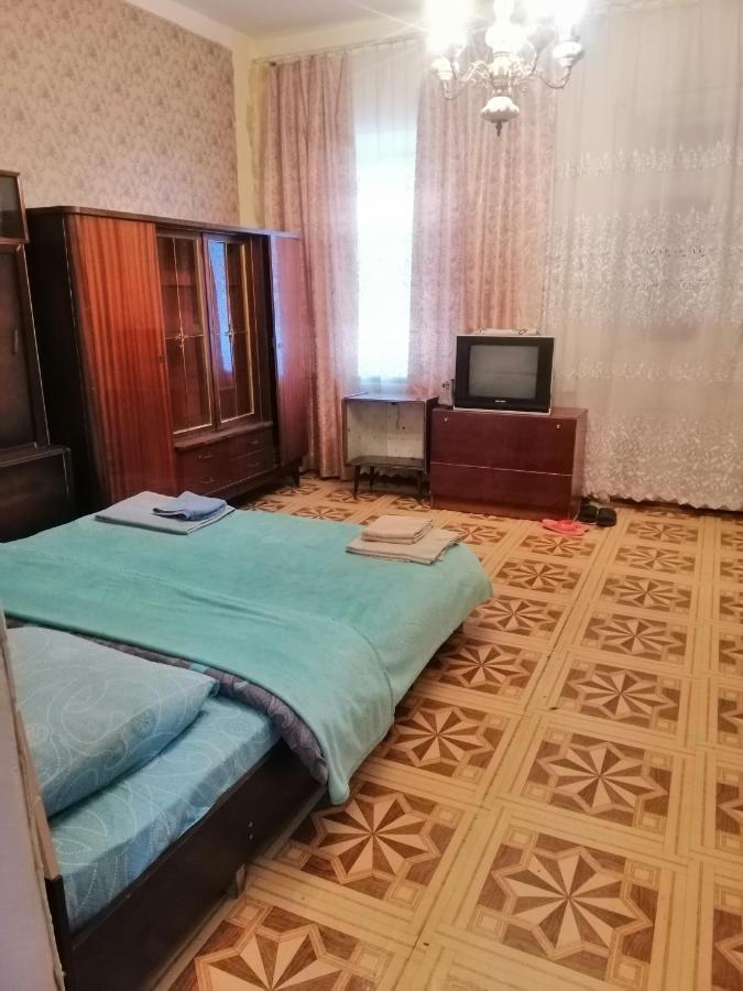 Ferienwohnung Рядом С Автовокзалом Odessa Exterior foto